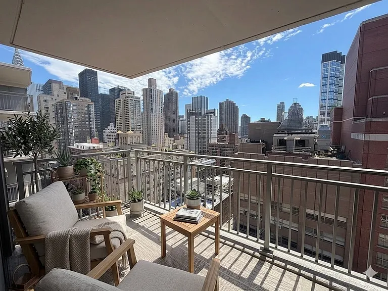 132 E 35th St #17F — Photo 11