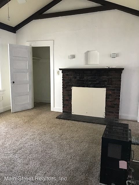 2nd image of 110 Fern St APT B