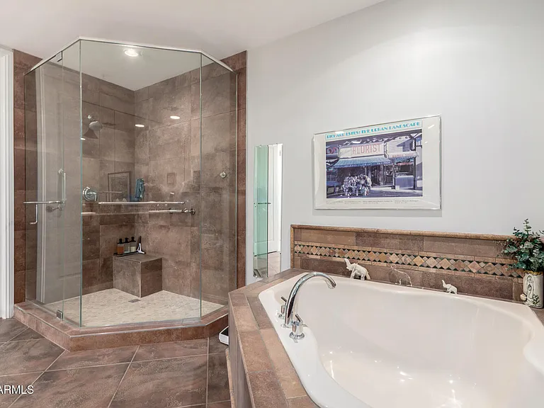3801 N Goldwater Blvd #G201 — Photo 40