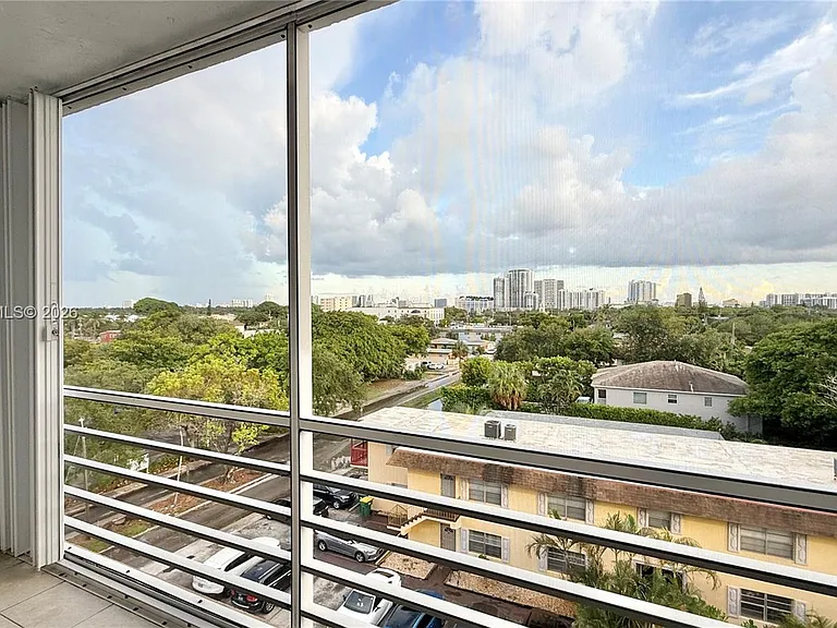 1830 Dixianna St #603 — Photo 15
