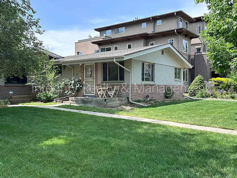 2047 Meade St — Photo 22