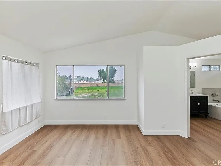 2766 Broken Lance Dr — Photo 26