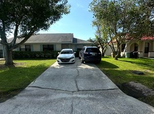 369 Cocoa Ct, Kissimmee, FL 34758