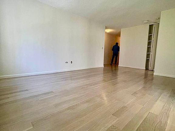 5th image of 2 S End Ave APT 4I