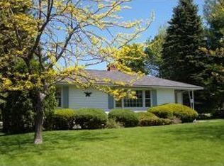 350 S Main St, Wolfeboro, NH 03894