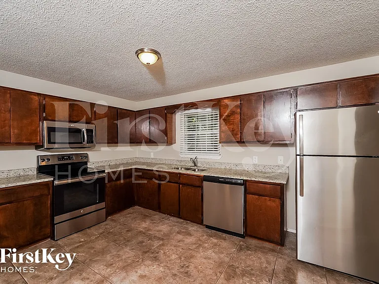 2321 Pentland Dr — Photo 5