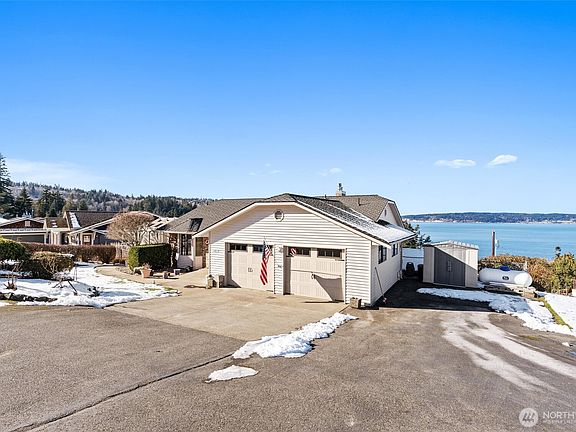 2nd image of 1019 Aqua Vista Lane