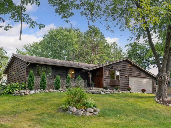 300 Russell Ln, Long Lake, MN 55356
