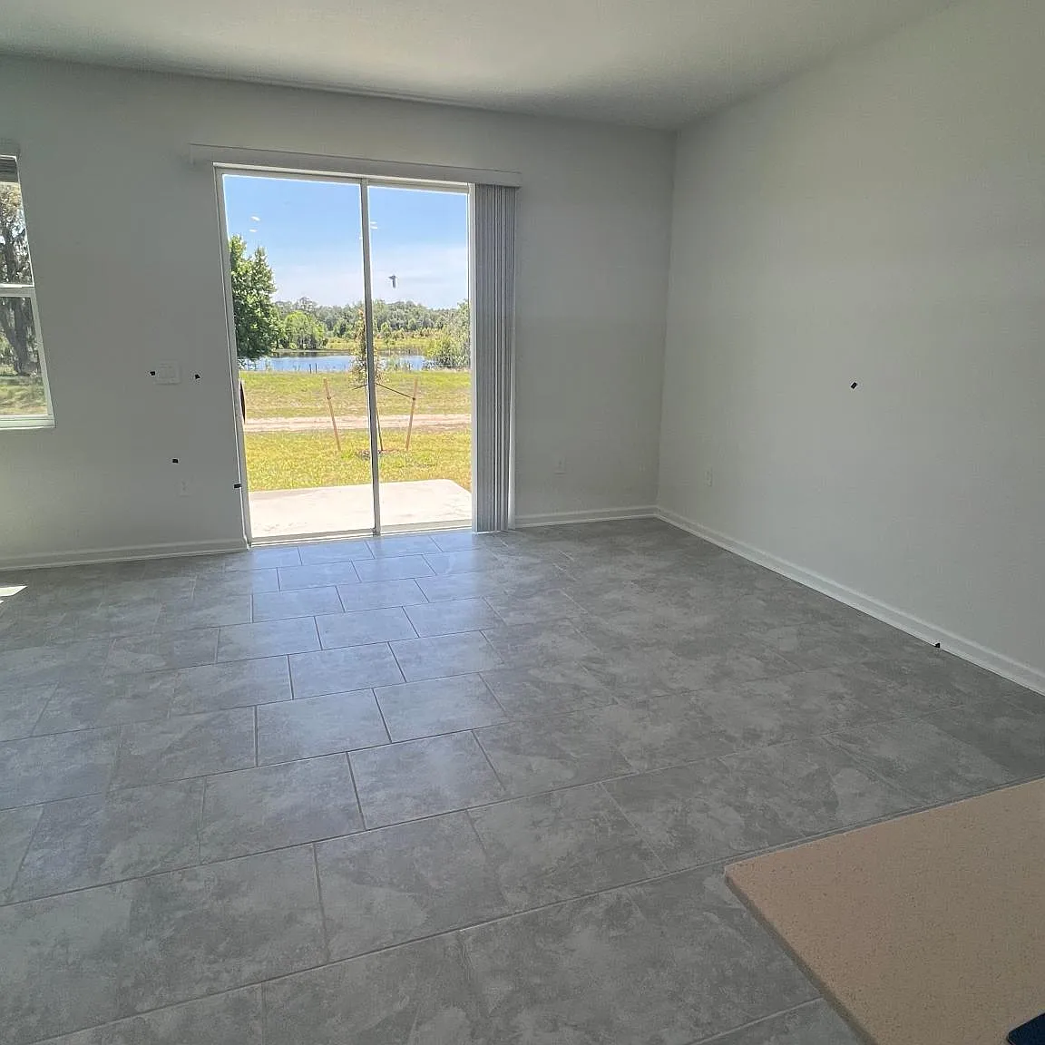3 bed, 2.5 bath, 1834 sqft, $2,000 — Photo 4