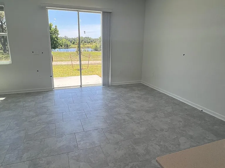 3263 Laurent Loop — Photo 4