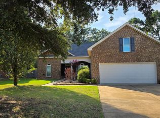 99 Sterling Dr, Elmore, AL 36025