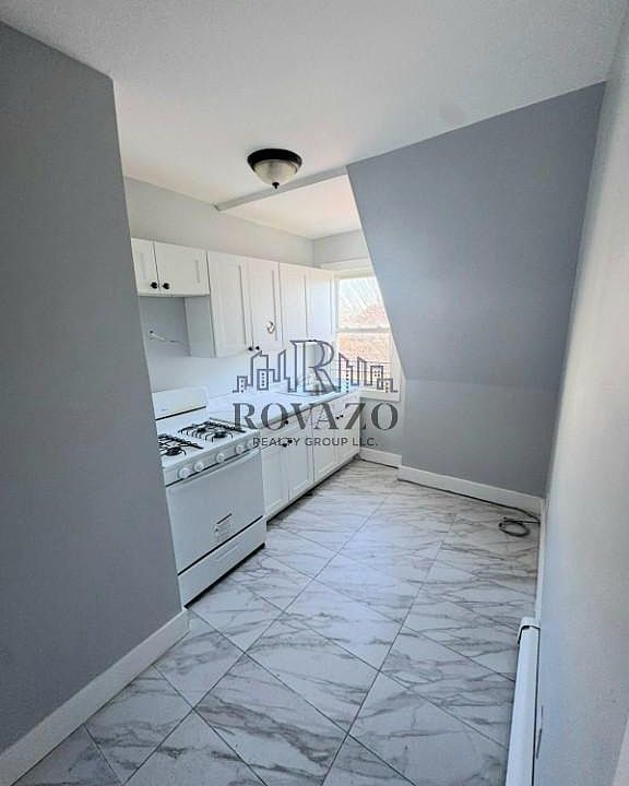 1st image of 29 Seymour Ave Floor 3