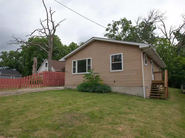 527 N Ravine Dr, Round Lake Park, IL 60073