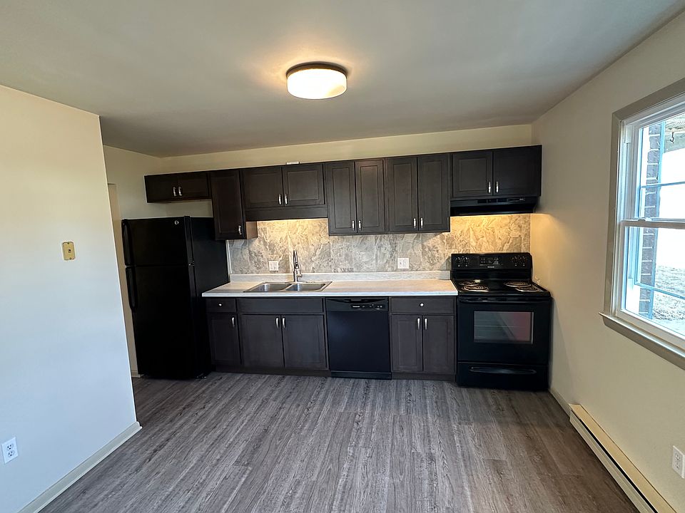 1st image of 38 King St #1