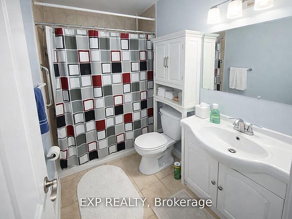 4th image of 55 Godstone Rd #111