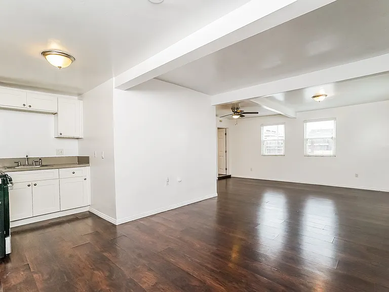 903 E Colden Ave — Photo 10