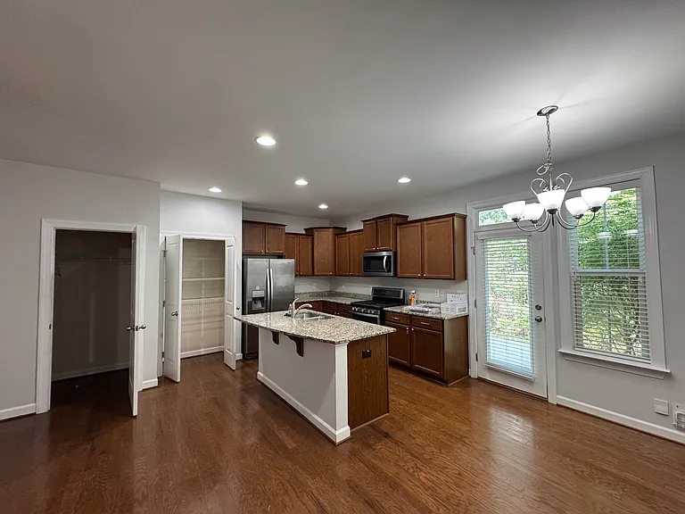 2404 Pecan Ridge Way — Photo 6