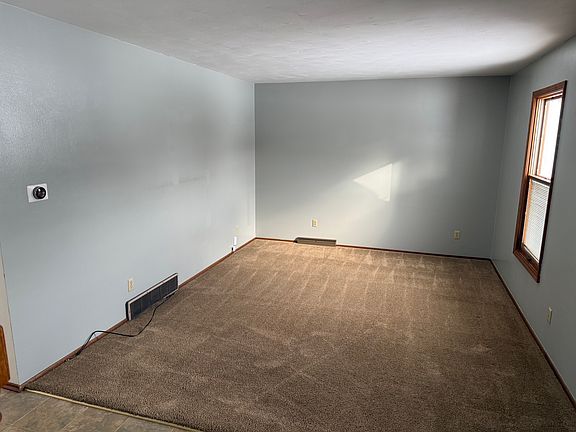 3rd image of 3800 Branch Dr