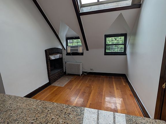 3rd image of 396 Bleecker St APT 4H