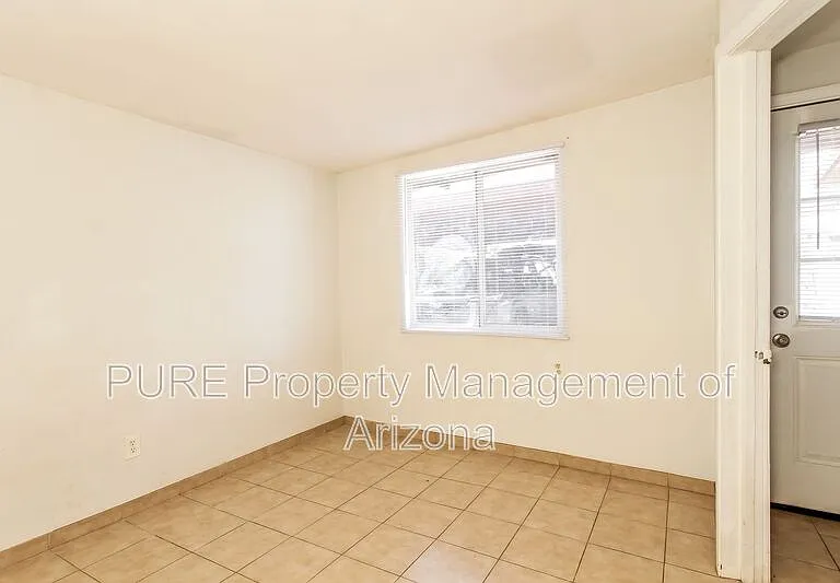 912 E Montebello Ave #BACK — Photo 8
