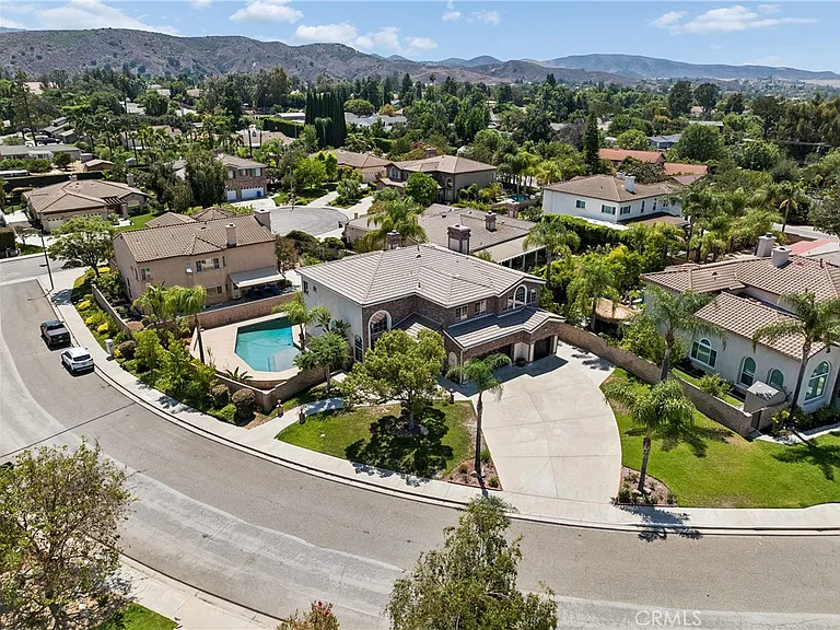 847 Amaryllis Ave — Photo 4