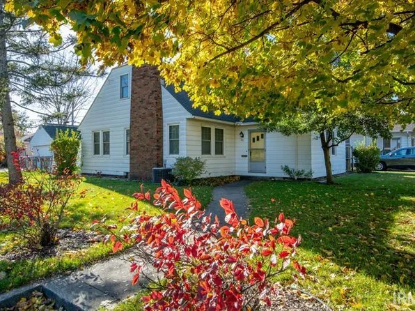 801 S Twyckenham Dr, South Bend, IN 46615