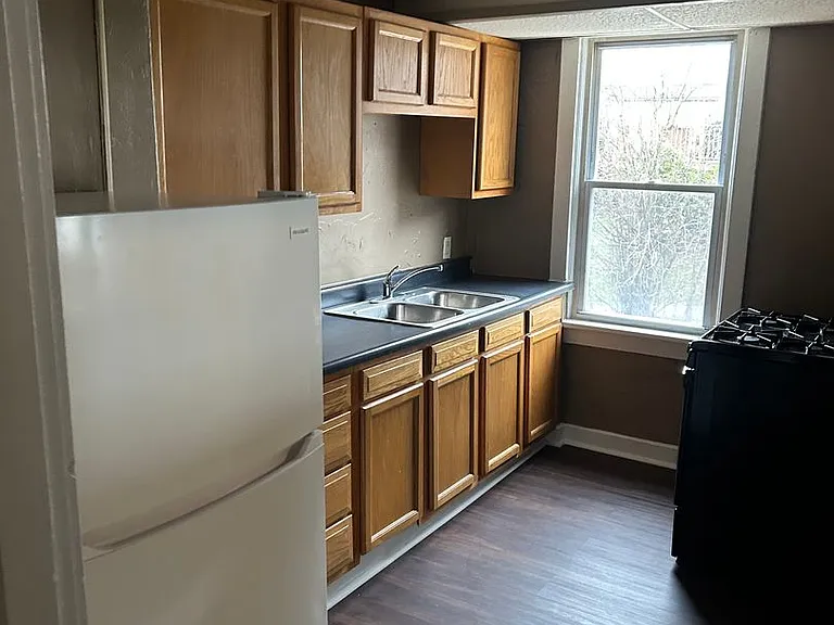 500 Mills Ave #3 — Photo 2
