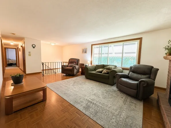 177 Fred Snow Rd, Becket, MA 01223