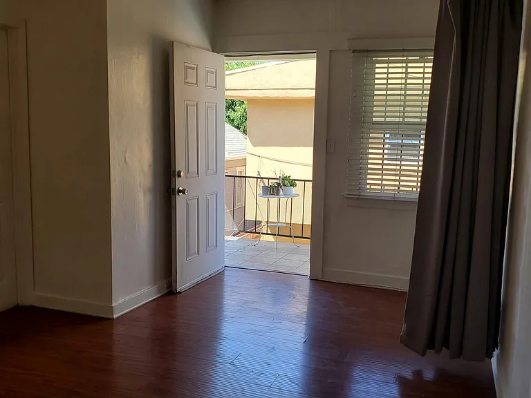1240 W 24th St #7 — Photo 8