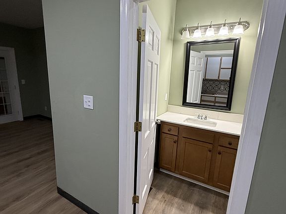 5th image of 25 S Tuxedo St #2
