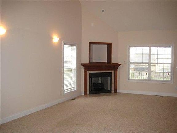 3rd image of 338 Vineland Place Dr
