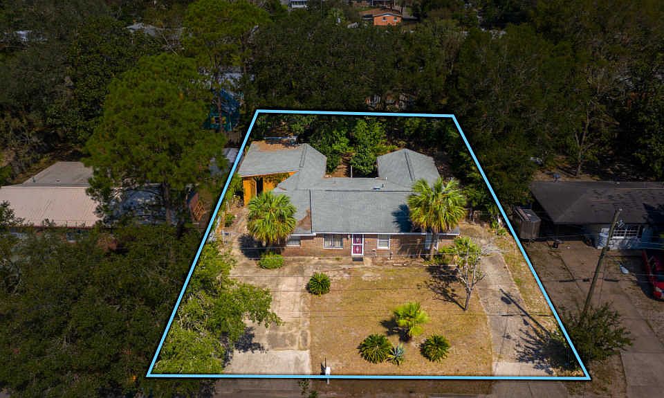 1st image of 329 Oakland Cir