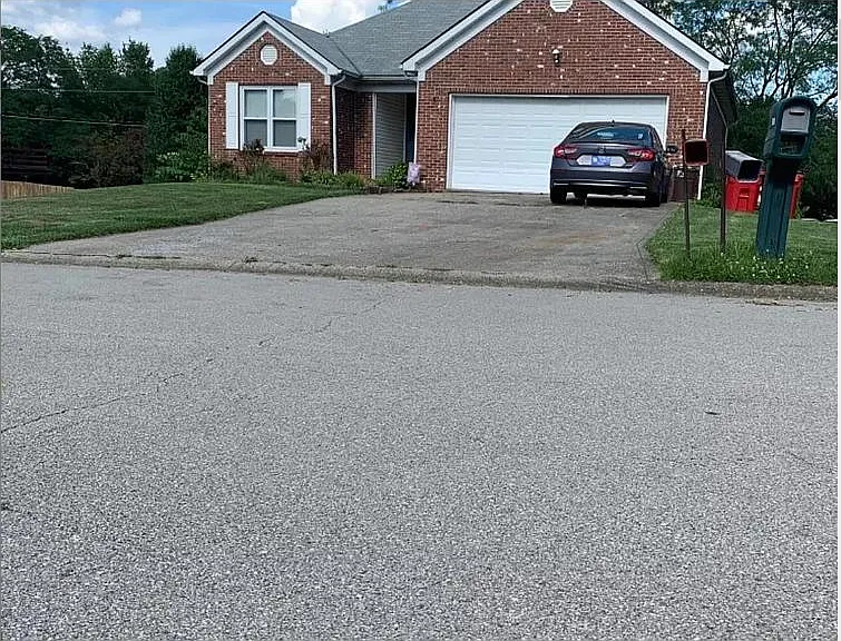 1033 Aderly Ln — Photo 1