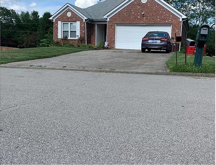 1st image of 1033 Aderly Ln