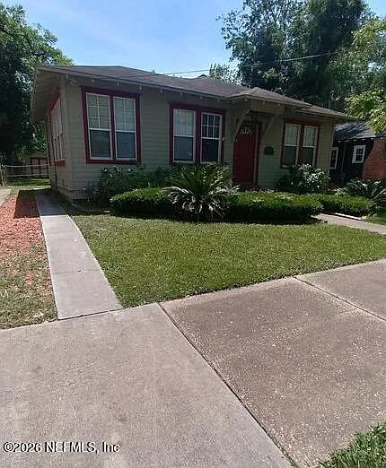 3 bed, 2.0 bath, 1744 sqft, $2,325 — Photo 1