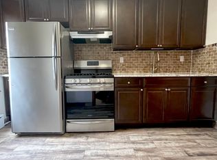 21-10 33rd Ave APT 2, Astoria, NY 11106