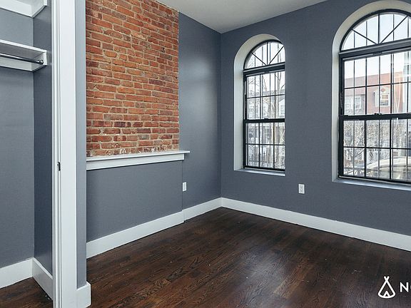 4th image of 1368 Putnam Ave APT 1L