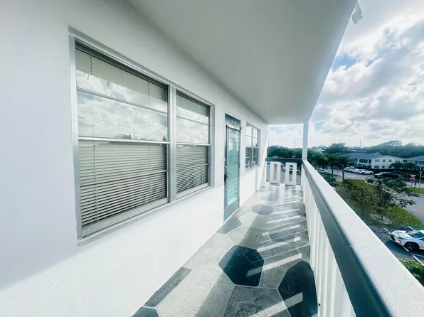 4101 Oakridge V, Deerfield Beach, FL 33442