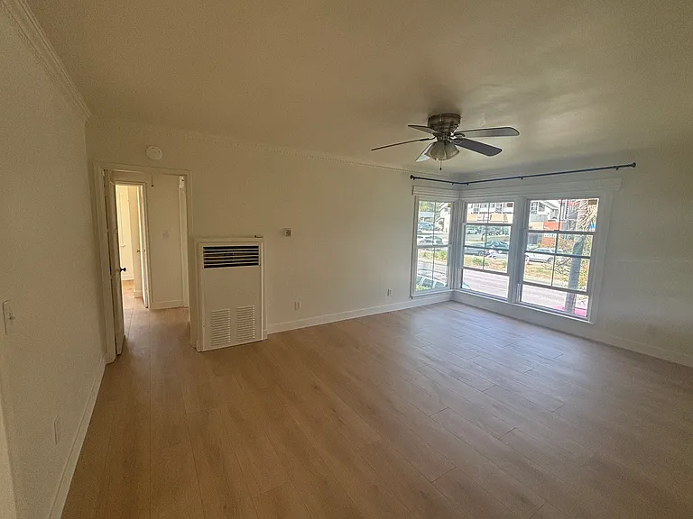 1021 1/2 S Glenoaks Blvd #1021-1/2 — Photo 5