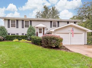 23W231 Windsor Dr, Glen Ellyn, IL 60137