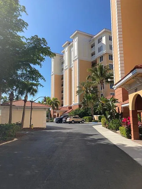 3 bed, 2101 sqft, $3,950 — Photo 2