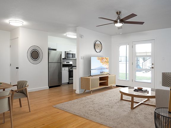 Our 1 bedrooms have great layouts, and 2nd floor has vaulted ceilings!