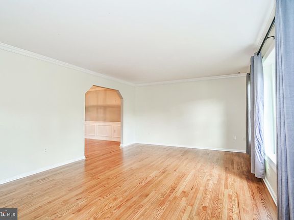 4th image of 4801 N Hill Dr