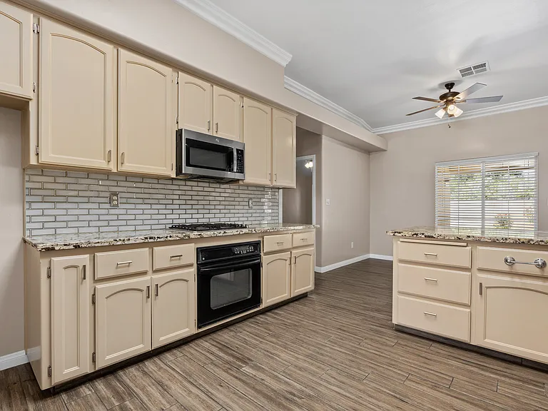 7005 Colony Park Dr — Photo 8