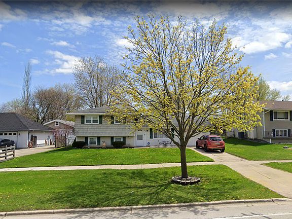2nd image of 433 S Braintree Dr