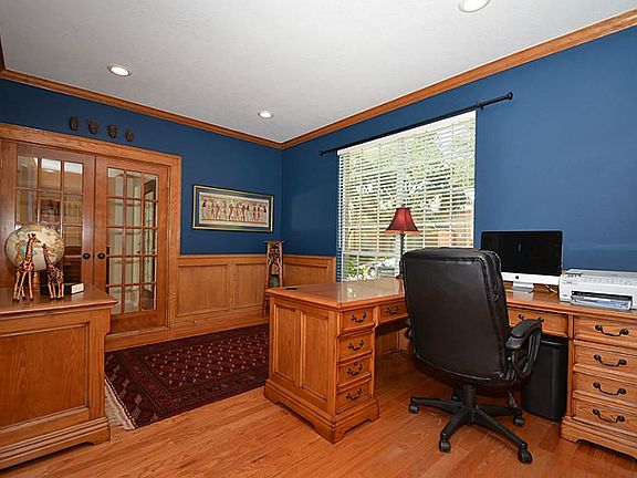 5th image of 711 Winston Ln