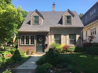 1700 E Beverly Rd, Shorewood, WI 53211