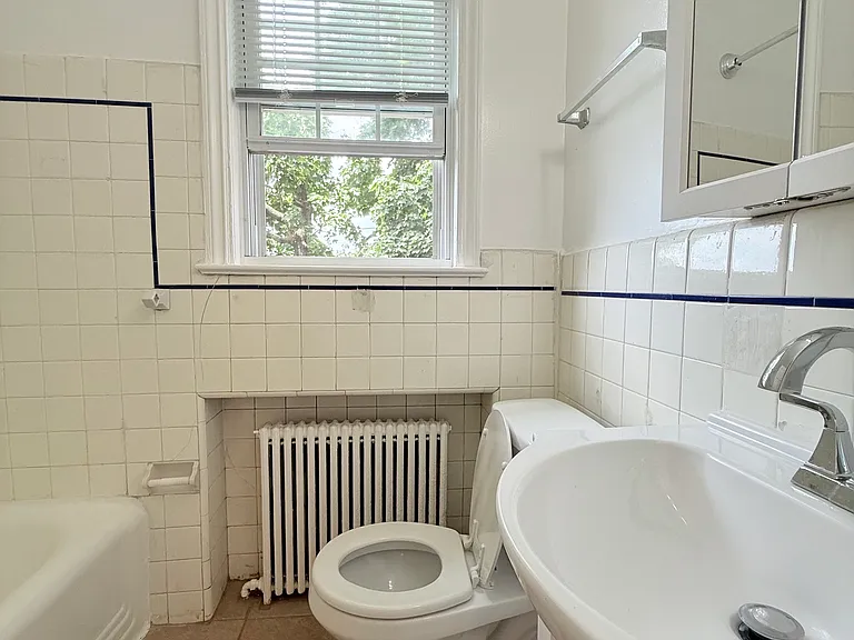 4034 Calvert St NW #5 — Photo 16