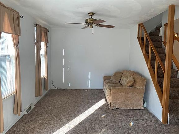 4th image of 823 Punta Gorda Ave