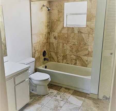 4th image of 502 Gardens Dr APT 102